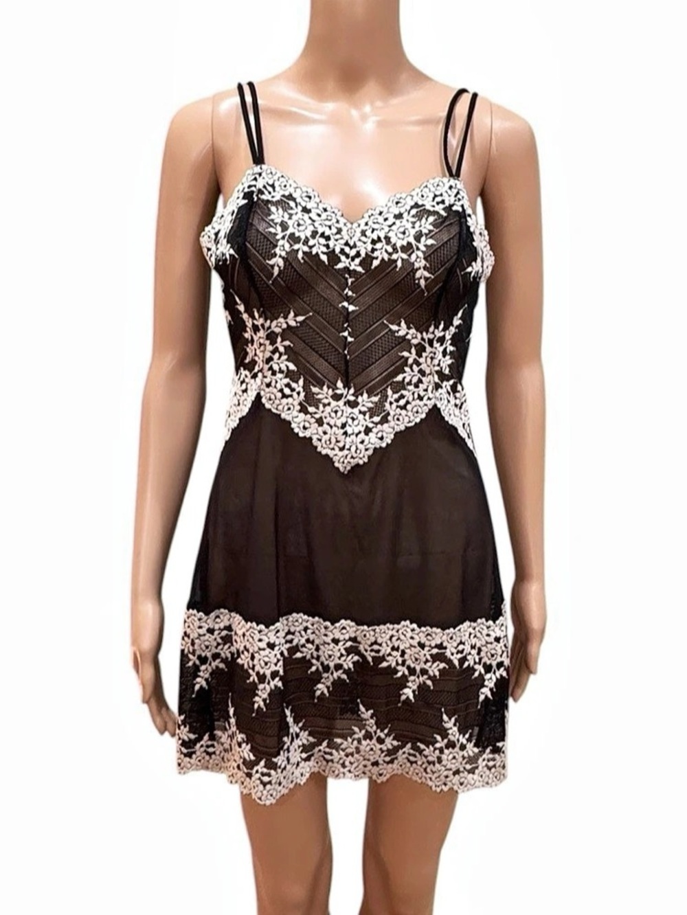 Wacoal Embrace Lace Chemise black size M